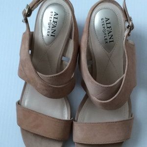 🌸🌸Alfani Sandals🌸🌸